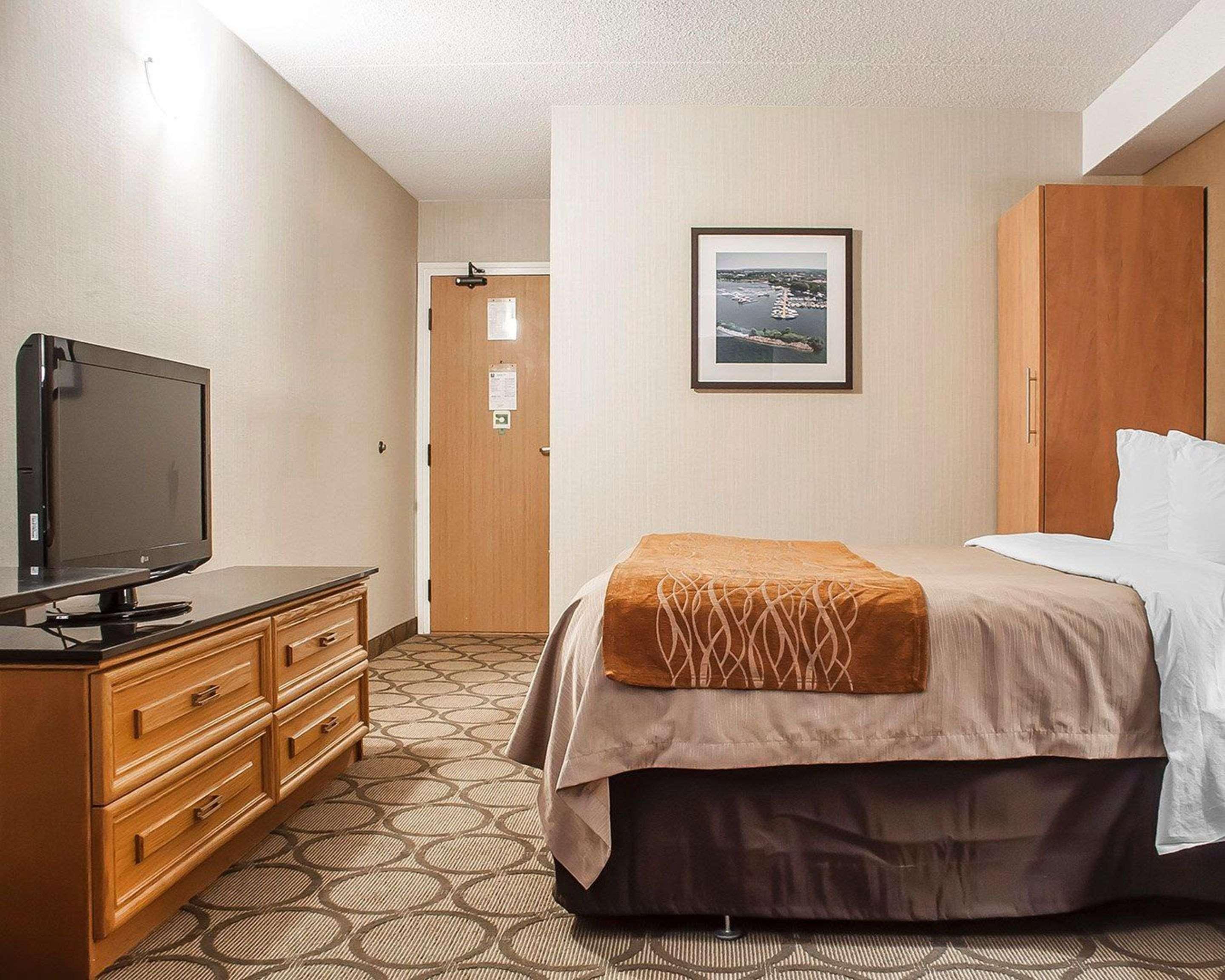 Comfort Inn Orillia Exterior photo